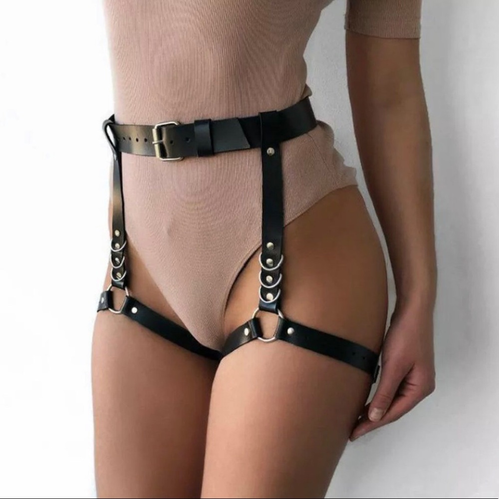 *SOLD Leather double leg harness
